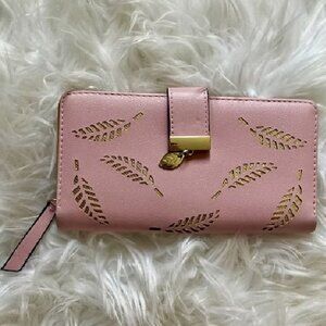 Elegant Pink Bifold Wallet Feather Cutout Design Women Slim Purse ! Pre-owned